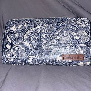 NWOT Sak Roots Wallet